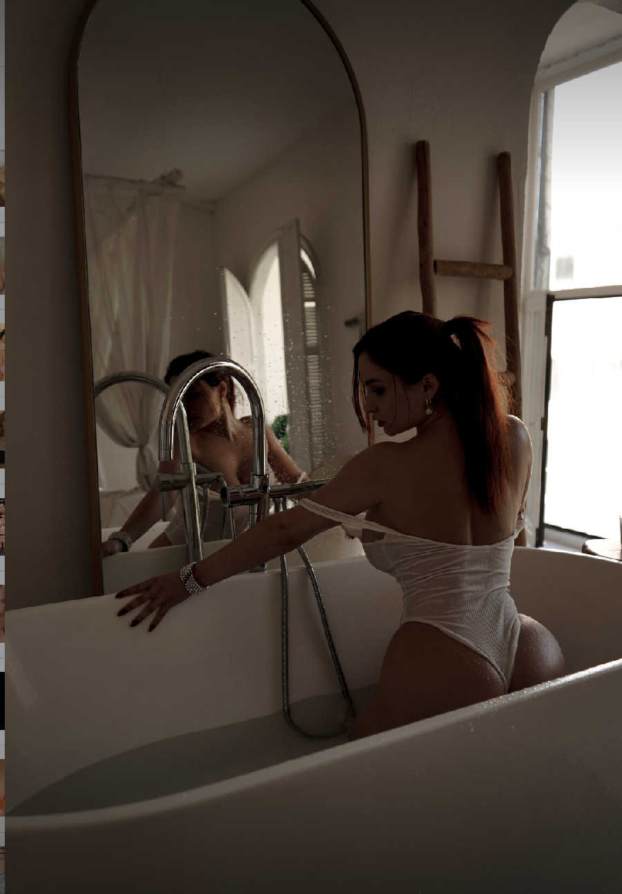 A playful frame from Miranda Faith nude — online in Pasig