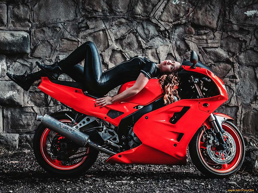 Beautiful girl Beautiful girls and motorcycles in Pasig