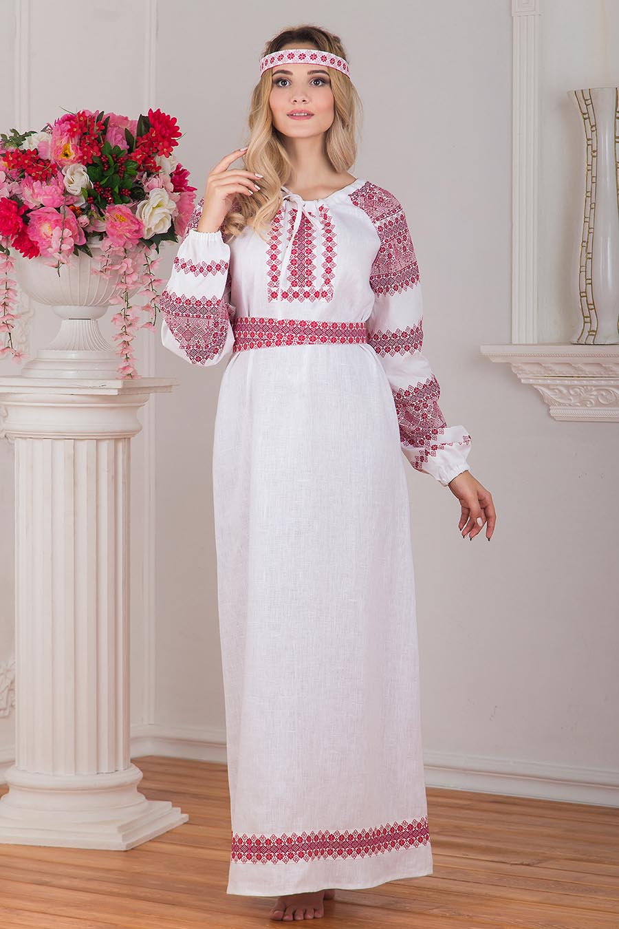 Women in Slavic costumes in Pasig