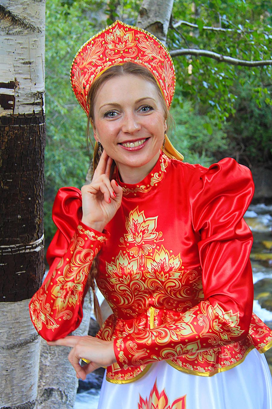 Women in Slavic costumes in Pasig