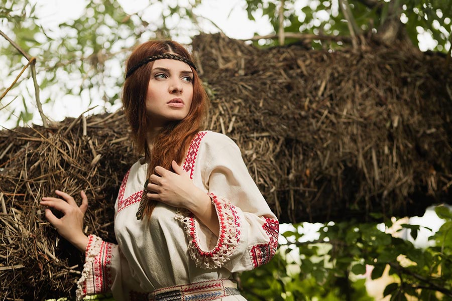 Women in Slavic costumes in Pasig