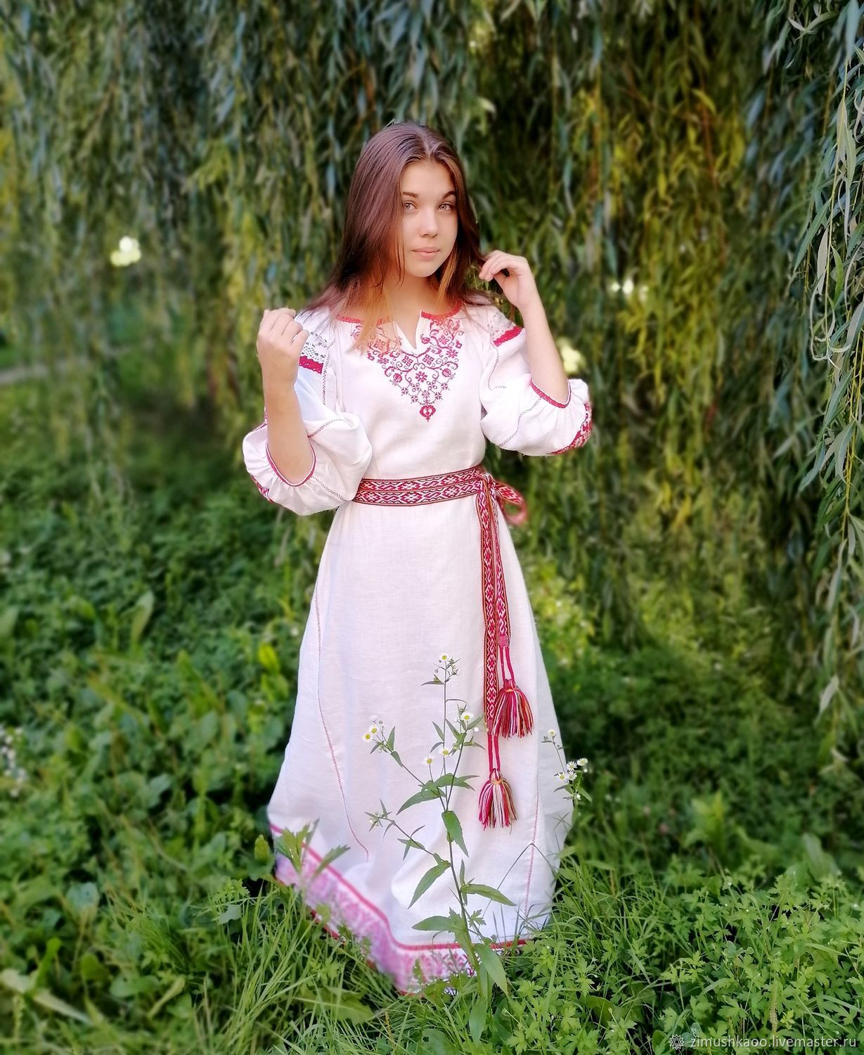 Girl Girls in Slavic costumes in Pasig