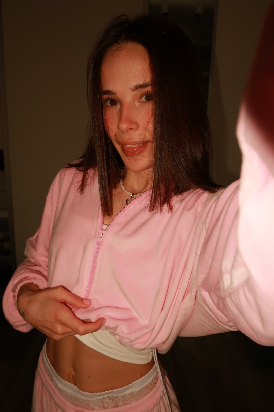 Tina brings the glow — live moments in Pasig